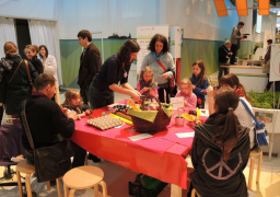 veronika ladewig infostand igw berlin2014 kapfer.JPG